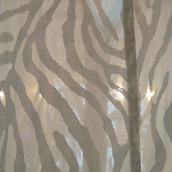 Evan Picone Sheer Top - Picture 8 of 8